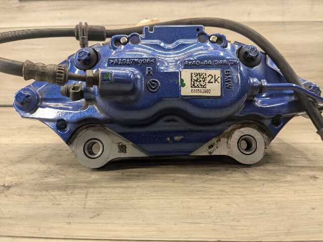OEM BMW G20 G22 G23 G26 G30* M340 M440 Front Right Passenger Brake Caliper Blue