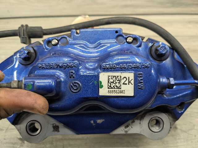 OEM BMW G20 G22 G23 G26 G30* M340 M440 Front Right Passenger Brake Caliper Blue