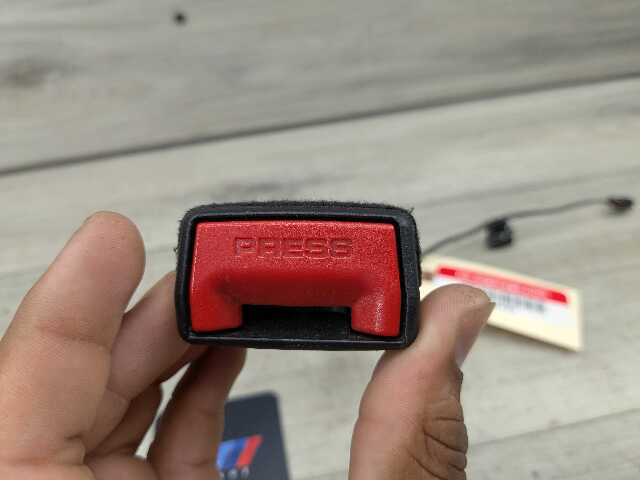OEM BMW F93 F97 G01 G02 G16 G20 G80 M3 330 M340 Front Left Right Seatbelt Buckle