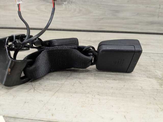 OEM BMW F95 F96 G05 G06 X5 X6 Rear Right Passenger 2nd Row Seat Belt Buckle