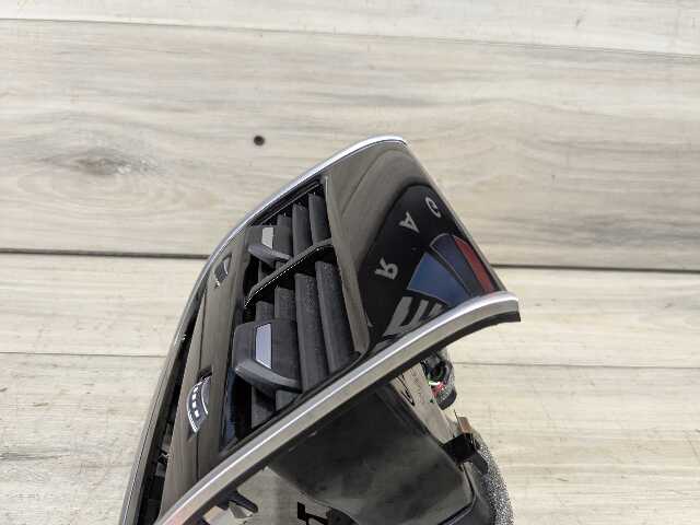 OEM BMW F95 F96 G05 G06 G07 G09 X5 X6 X7 REAR Center Console AC Air Vent Trim