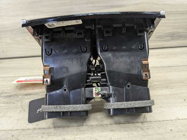 OEM BMW F95 F96 G05 G06 G07 G09 X5 X6 X7 REAR Center Console AC Air Vent Trim