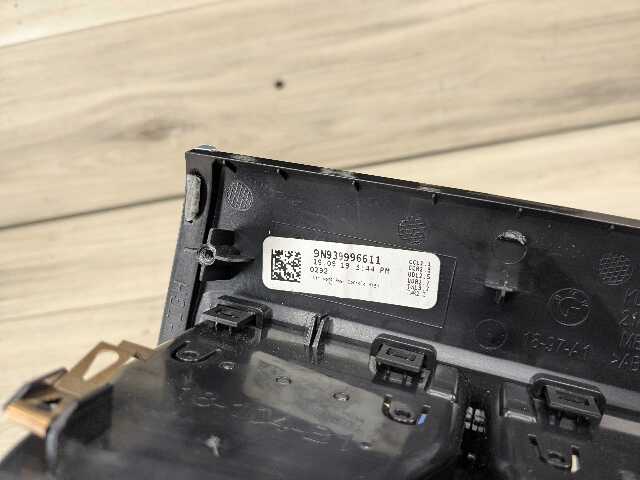OEM BMW F95 F96 G05 G06 G07 G09 X5 X6 X7 REAR Center Console AC Air Vent Trim