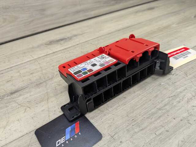 OEM BMW F95 G05 G06 G07 X5 Rear Battery Junction B+ Power Fuse Box Distribution
