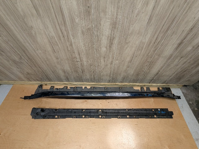 15-18 OEM BMW F86 X6M Right Passenger Side Skirt Rocker Panel Molding w/ Bracket