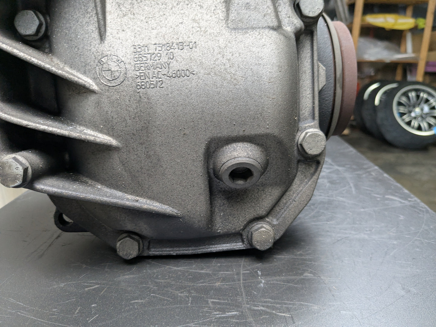 OEM BMW E82 E88 E92 E93 135 335 N54 N55 DCT Rear Differential Axle Carrier 2.56