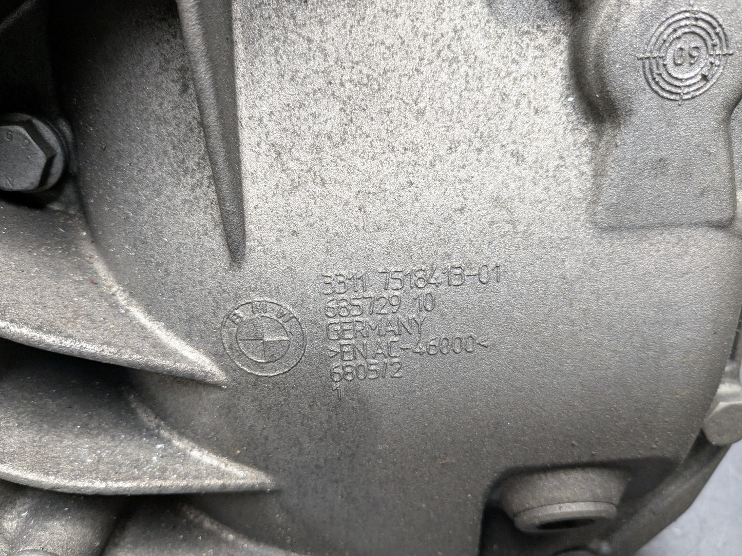 OEM BMW E82 E88 E92 E93 135 335 N54 N55 DCT Rear Differential Axle Carrier 2.56