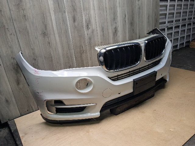 NOTE* 14-18 OEM BMW F15 X5 Front Bumper Cover w/ Upper Lower Grilles White 300