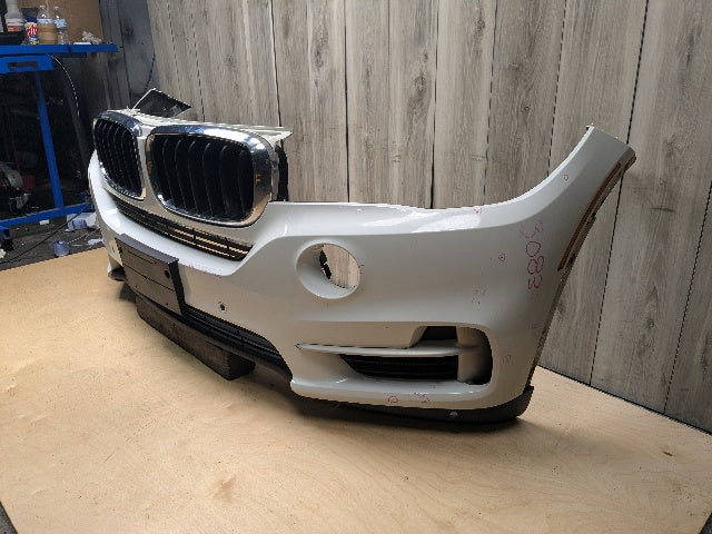 NOTE* 14-18 OEM BMW F15 X5 Front Bumper Cover w/ Upper Lower Grilles White 300