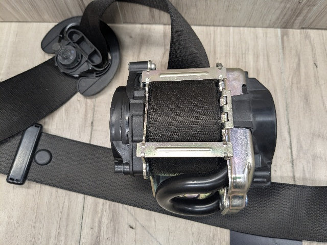 OEM BMW F15 F16 F85 F86 X5 X6 Front Right Passenger Seat Belt Retractor Black