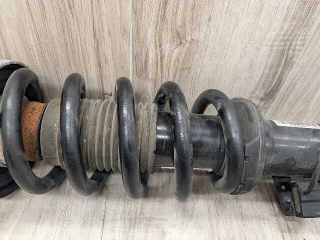 OEM BMW F85 F86 X5M X6M Front Right Passenger Strut Shock Absorber Spring VDC