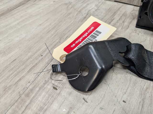 15-19 OEM BMW F16 F86 X6 X6M Rear Left Driver Side Seatbelt Seat Belt Retractor