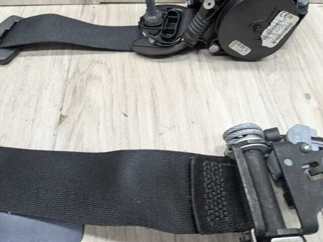OEM BMW F15 F16 F85 F86 X5 X6 Front Right Passenger Seat Belt Retractor Black