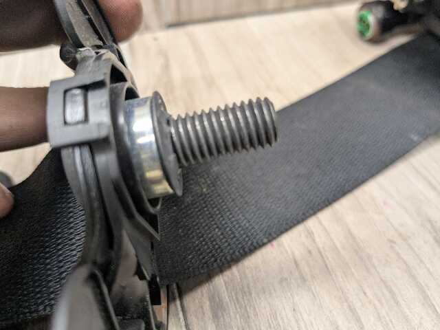 OEM BMW F15 F16 F85 F86 X5 X6 Front Right Passenger Seat Belt Retractor Black