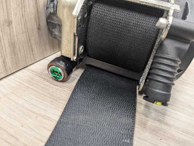 OEM BMW F15 F16 F85 F86 X5 X6 Front Right Passenger Seat Belt Retractor Black