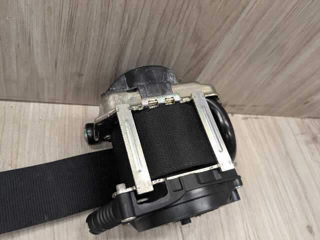 OEM BMW F15 F16 F85 F86 X5 X6 Front Right Passenger Seat Belt Retractor Black