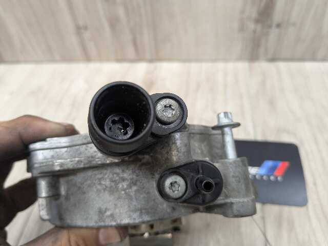 OEM BMW E70 F06 F10 F13 F15 F16 F85 F86 X5 X6 X5M M5 Engine N63 S63 Vacuum Pump