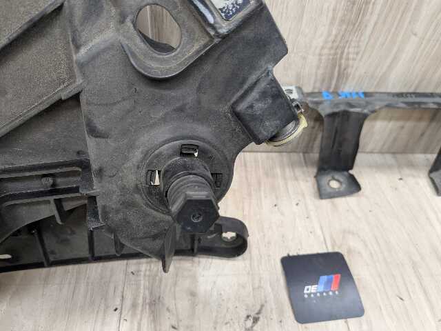 OEM BMW F15 F16 F85 F86 X5 X6 Front Left Driver Fender Mount Support Brackets