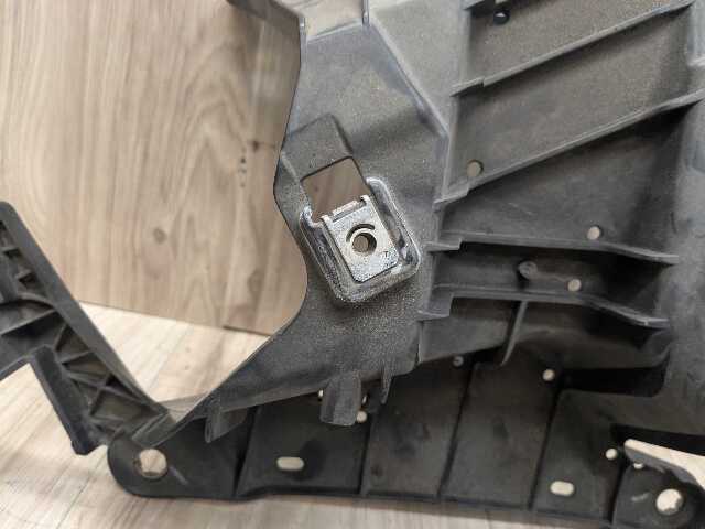 OEM BMW F15 F16 F85 F86 X5 X6 Front Left Driver Fender Mount Support Brackets