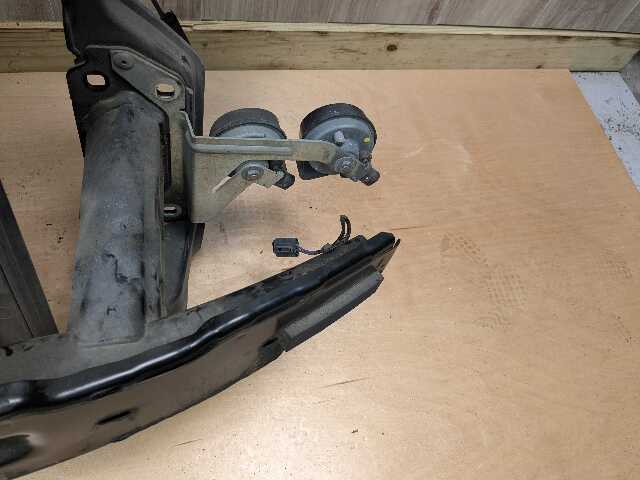 08-13 OEM BMW E82 E88 128 135 Front Radiator Support Frame Reinforce Clip Panel
