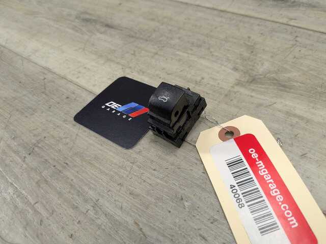 14-19 OEM BMW F15 F16 F85 F86 X5 X6 X5M X6M Trunk Hatch Release Switch Button