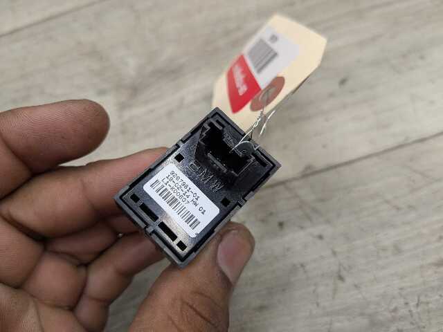 14-19 OEM BMW F15 F16 F85 F86 X5 X6 X5M X6M Trunk Hatch Release Switch Button