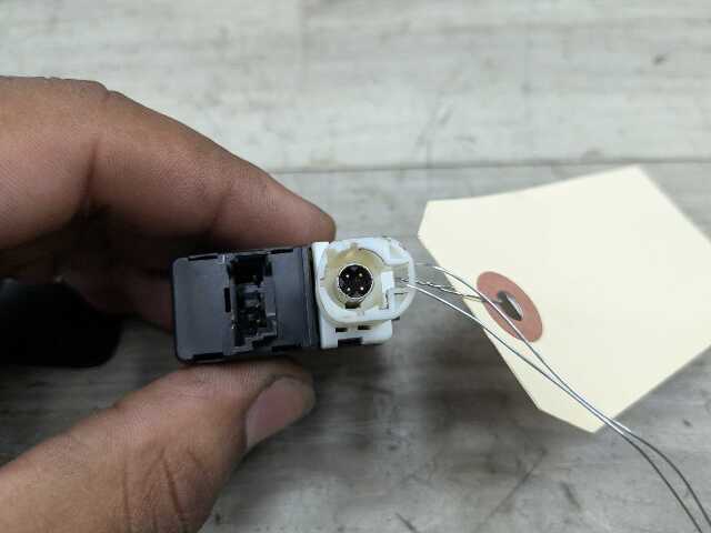 OEM BMW F15 F16 F25 F26 F85 X1 X3 X5 AUX Auxiliary Audio USB Input Charging Port