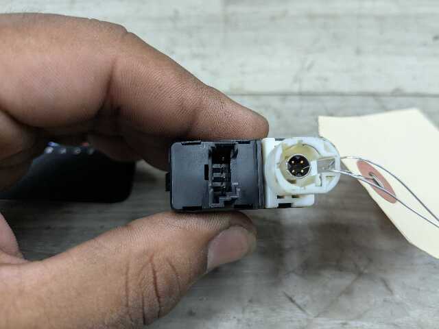 OEM BMW F15 F16 F25 F26 F85 X1 X3 X5 AUX Auxiliary Audio USB Input Charging Port