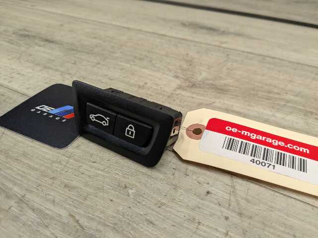 OEM BMW F02 F10 F12 F30 F80 F25 F90 G30 G01 X5 Rear Trunk Lid Center Lock Switch