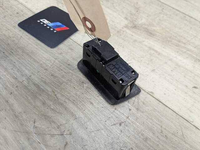 OEM BMW F02 F10 F12 F30 F80 F25 F90 G30 G01 X5 Rear Trunk Lid Center Lock Switch