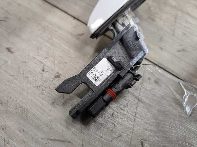 OEM BMW F15 F16 F85 X5 X6 Front Rear Right Passenger Door Handle COMFORT White