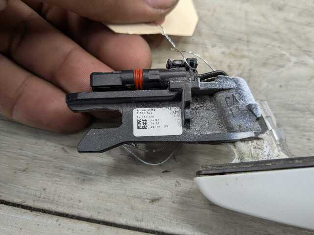 OEM BMW F15 F16 F85 F86 X5 X6 Left Driver Door Handle COMFORT ACCESS White 300