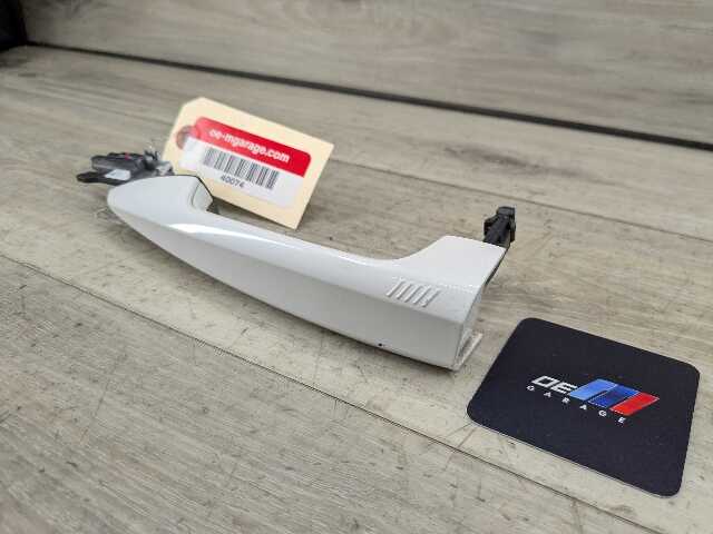 OEM BMW F15 F16 F85 F86 X5 X6 Left Driver Door Handle COMFORT ACCESS White 300