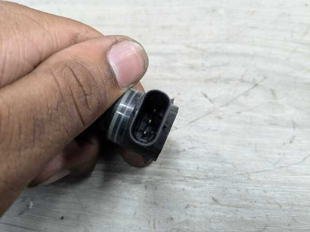 OEM BMW F15 F16 F48 F90 F97 G01 G12 G30 X1 X3 X5 Bumper Parking Sensor PDC White