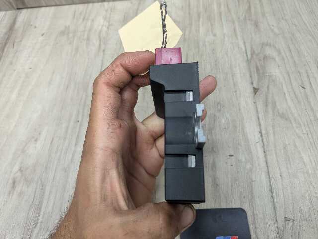 OEM BMW E70 E82 E90 E92 E93 N54 N55 Helbako Fuel Pump Relay Control Module EKPM3