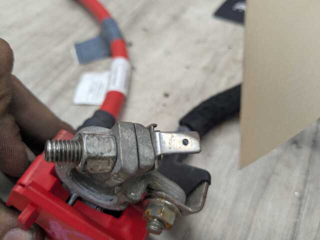 OEM BMW F15 F16 F85 F86 X5 X6 X5M Positive Plus Battery Pole Terminal Red Cable