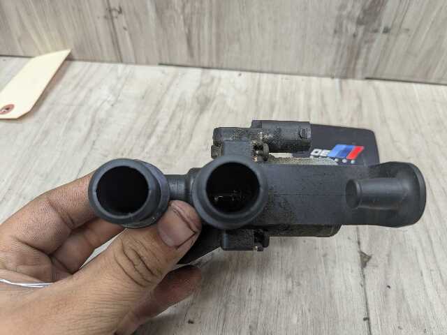 06-19 OEM BMW E70 E71 F15 F16 F85 X5 X6 Engine Water Heater Control Valve Pump
