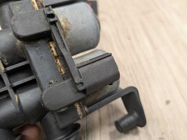 06-19 OEM BMW E70 E71 F15 F16 F85 X5 X6 Engine Water Heater Control Valve Pump