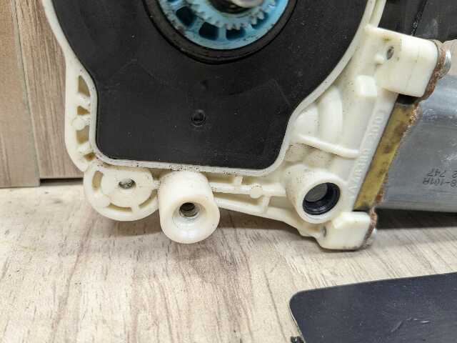 OEM BMW F25 F26 F15 F16 F85 F86 X3 Rear Left Driver Side Window Lifter Motor