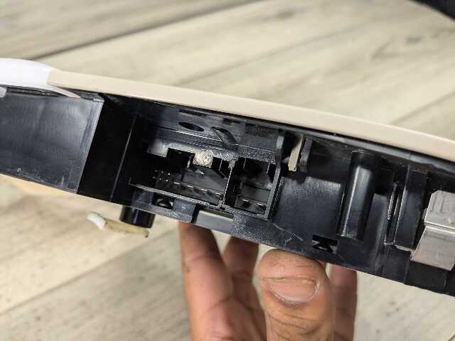 14-19 OEM BMW F15 F16 X5 X6 Headliner Roof Console Dome Light SOS Switch Beige