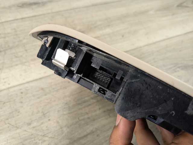 14-19 OEM BMW F15 F16 X5 X6 Headliner Roof Console Dome Light SOS Switch Beige