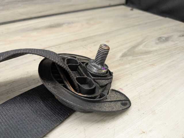 OEM BMW F15 F16 F85 X5 X6 Front Left Driver Seat Belt Seatbelt Retractor Black