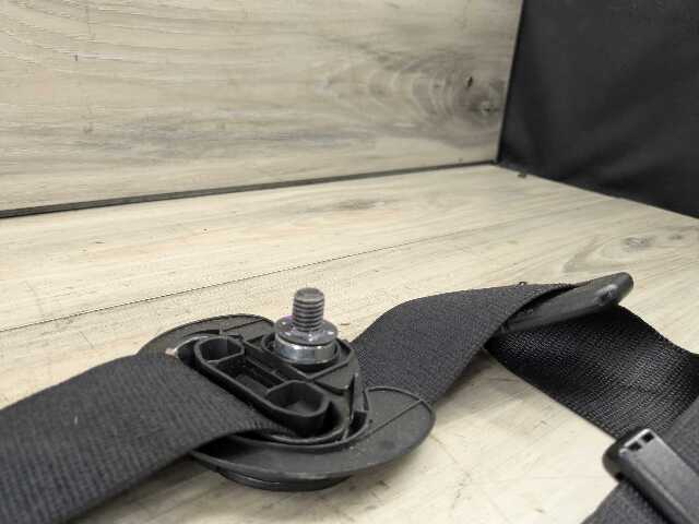 OEM BMW F15 F16 F85 F86 X5 X6 Front Right Passenger Seat Belt Retractor Black