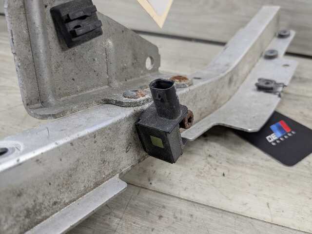 14-19 OEM BMW F15 F16 F85 X5 X6 Right Passenger Headlight Mount Support Bracket