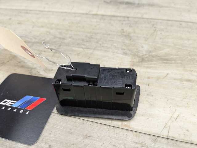 OEM BMW F02 F10 F12 F30 F80 F25 F90 G30 G01 X5 Rear Trunk Lid Center Lock Switch