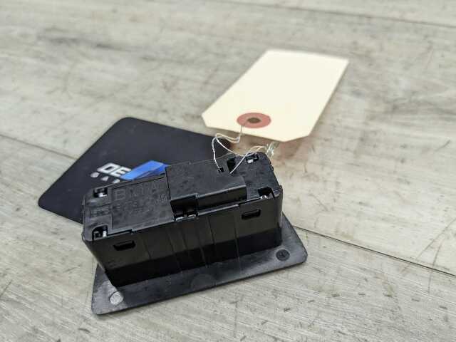 OEM BMW F02 F10 F12 F30 F80 F25 F90 G30 G01 X5 Rear Trunk Lid Center Lock Switch