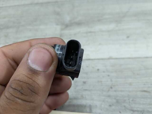 OEM BMW F15 F16 F48 F90 F97 G01 G12 G30 X1 X3 X5 Bumper Parking PDC Sensor Gray