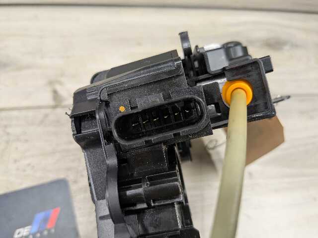14-18 OEM BMW F15 X5 FRONT RIGHT PASSENGER Door Lock Latch Actuator SOFT CLOSE