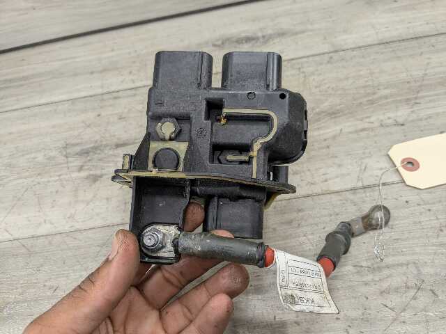 OEM BMW F15 F16 F85 F86 X5 X6 Battery Distribution B+ Junction Terminal Module