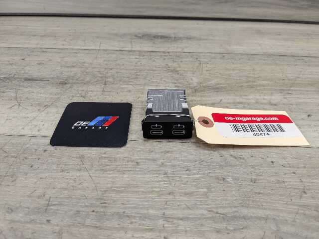OEM BMW F48 F97 G01 G12 G20 G26 G30 USB Type C Socket Charger Port Connector
